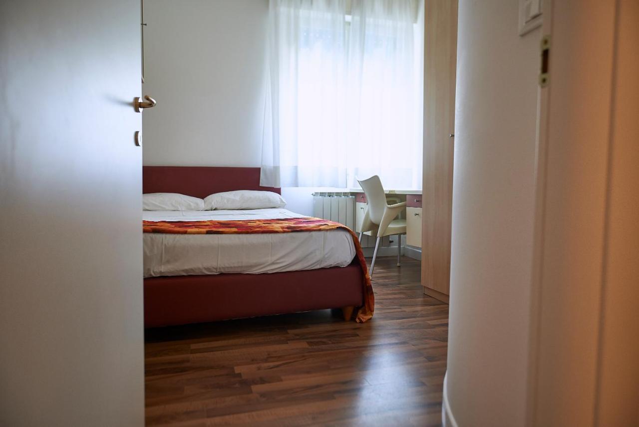 Appartamento Flaminia 30 Metri Dal Mare ลิโดดิเยโซโล ภายนอก รูปภาพ