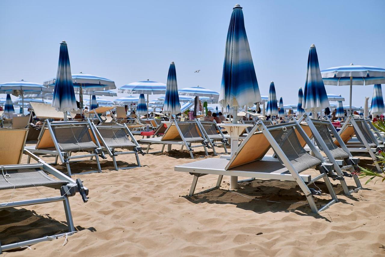 Appartamento Flaminia 30 Metri Dal Mare ลิโดดิเยโซโล ภายนอก รูปภาพ